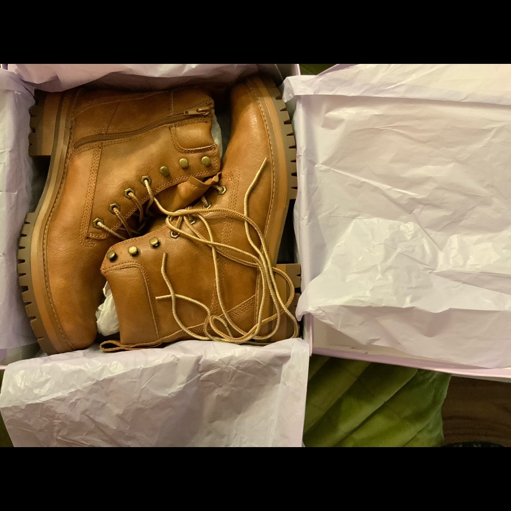 Brand new madden girl boots